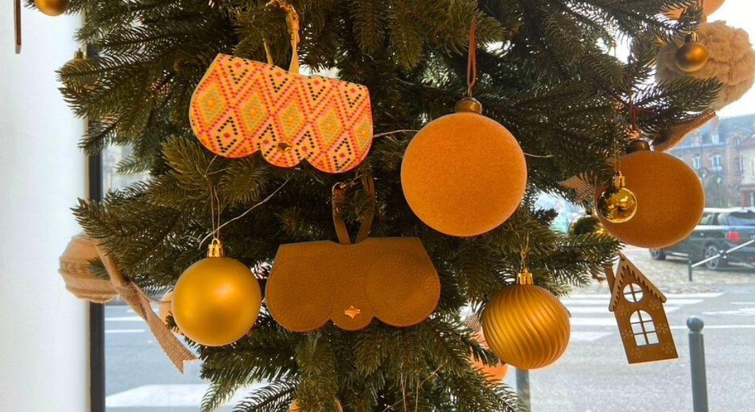 étuis à lunettes ANY DI Munich dans sapin de Noël